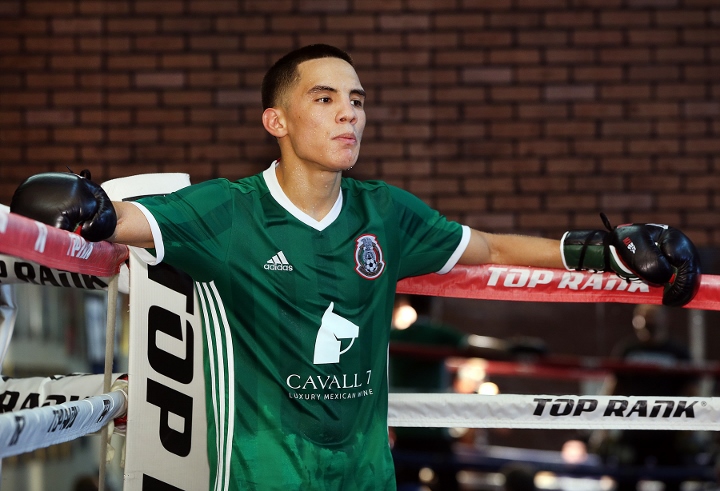 oscar-valdez%20%283%29_2.jpg