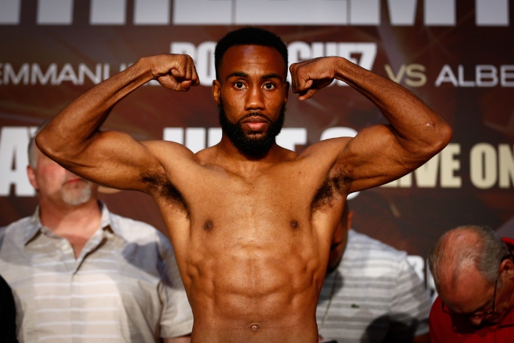 Lr Weigh In Mickey Bey Trappfotos