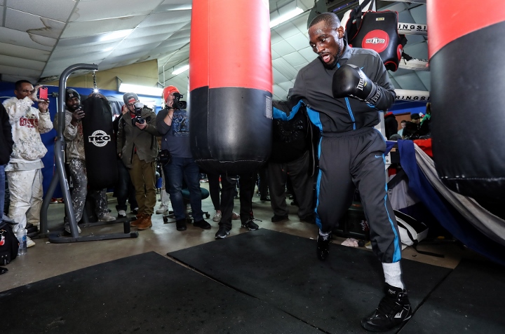 Terence_Crawford_mediaday_heavybag (720x477)