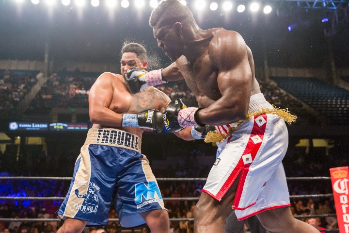 Photos: Dominic Breazeale Blasts Out Izu Ugonoh in Wild War - Boxing News