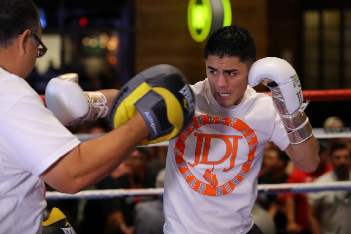 Joseph Diaz Decisions Manuel Avila in Battle of Unbeatens - Boxing News