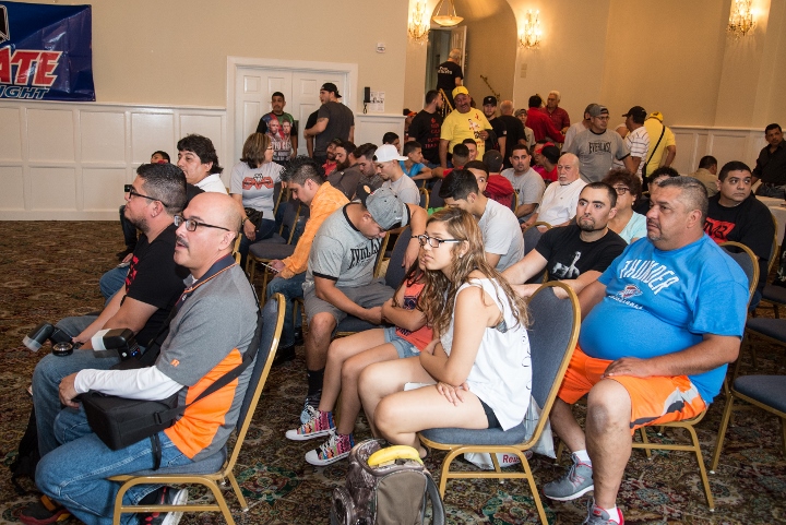 getting crowded for weigh-in-1 (720x481)