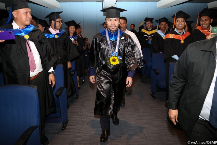 manny-pacquiao-graduation (1)