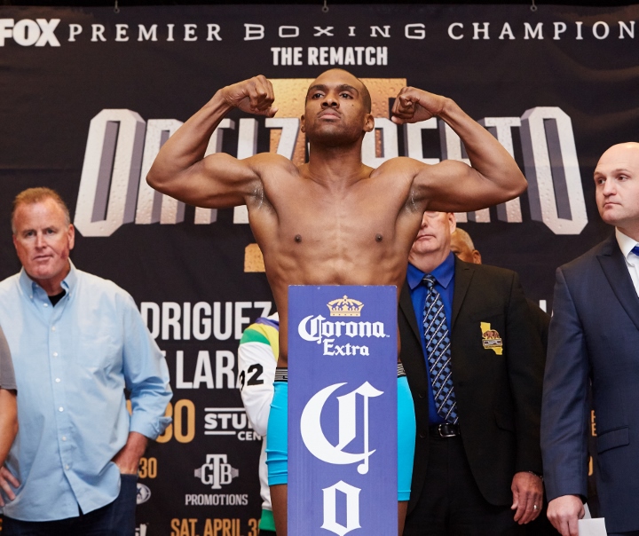 rodriguez-williams-weigh-in (5)