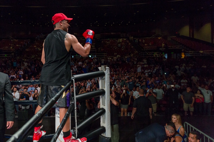 victor-ortiz-corral-fight (4)